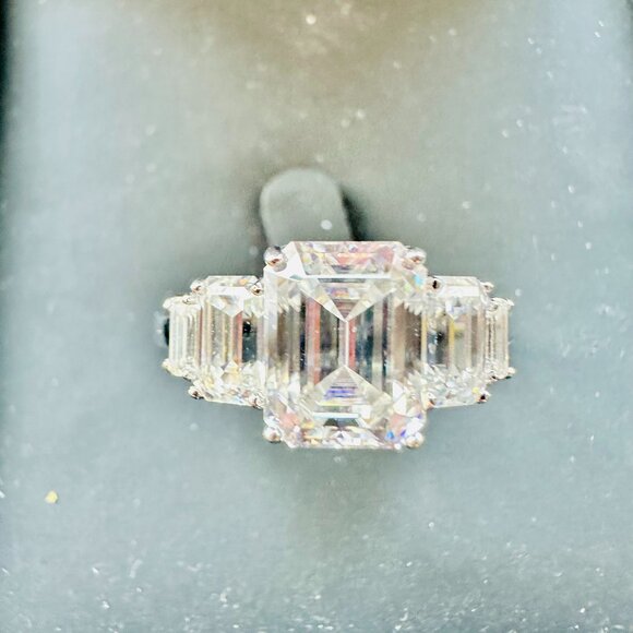 NEW DIAMONDLITE LTD. 5 CARAT MOISSANITE EMERALD SHAPE STERLING SILVER RING - Picture 1 of 7